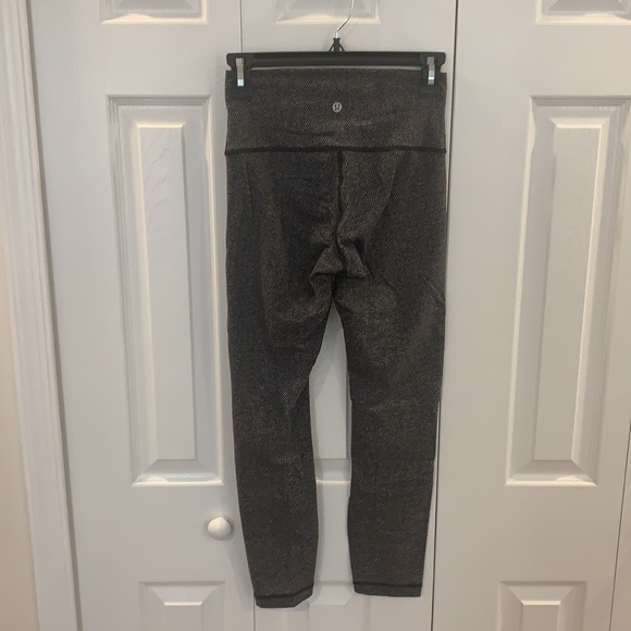 Lululemon high rise wunder under size 4 - Picture 2 of 5